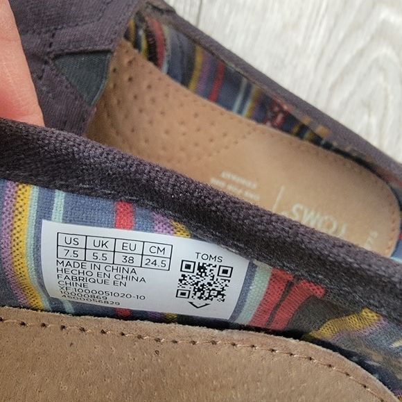 Toms Shoes - Picture 5 of 6